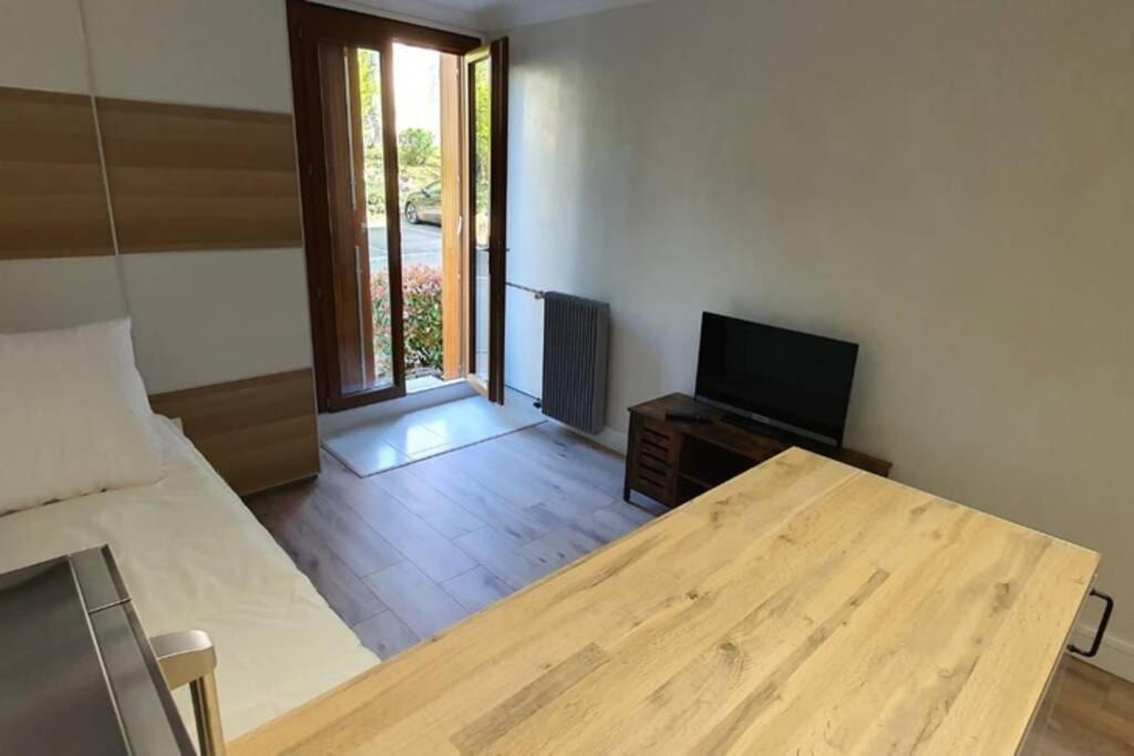 Rambouillet, Studio, Proche Gare Et Chateau المظهر الخارجي الصورة